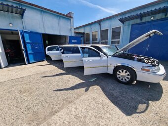 Lincoln town car 8.6m 9 míst r.v 2007 model 06-11 - 12