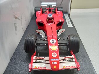F1 FERRARI F2005 2005 RUBENS BARRICHELLO HOTWHEELS 1:18 - 12
