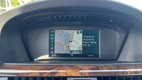 BMW 318d 105kW Navi,Xenony - 12