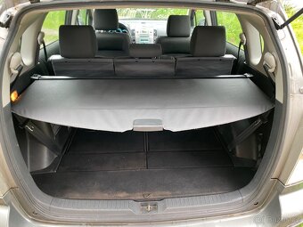 Toyota Corolla verso 2.2 - 12