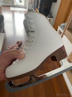 Krasobrusle Jackson Artiste vel.32 - 12