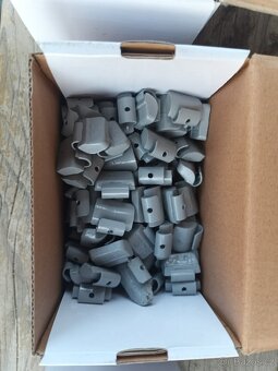 Poloautomat. zouvačka s pomocným ramenem - 12