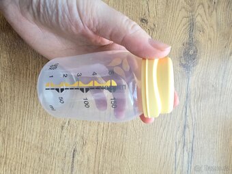 Odsávačka mateřského mléka Medela - 12