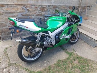Kawasaki ZX7R ninja - 12