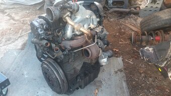 díly z VW Transporter 1,9 a 2,5 - 12