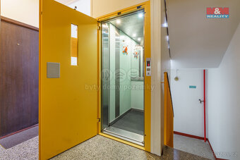 Pronájem bytu 1+1, 35 m², Karlovy Vary, ul. Úvalská - 12