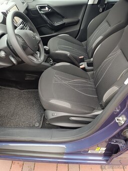 Peugeot 208, najeto 61 TKM, motor 1.2 benzin - 60Kw - 12