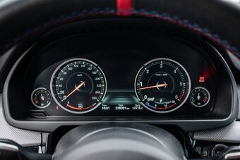 BMW X5 xDrive40d A/T, 230kW (2017) - 12