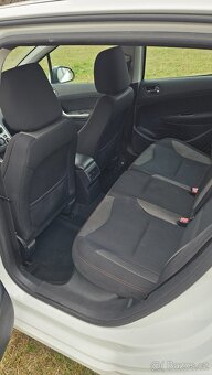 Peugeot 308 1,6HDi - 12