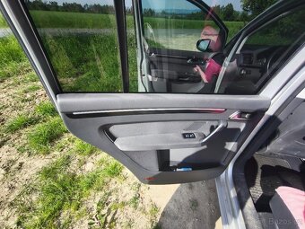 Volkswagen Touran 2.0 TDI 125 kW Highline DSG - 12