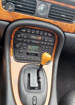 PRODÁM AGUAR XJ, 3.2 V8 EXECUTIVE. r.v. 1999/2000 - 12