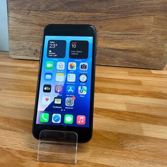 iPhone SE 2022 128GB, černý, 100% baterie (12 měsíců záruka) - 12