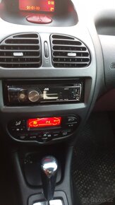 PEUGEOT 206 automat - 12
