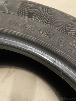 Prodám letní pneu Continental 215/55 r17 - 12