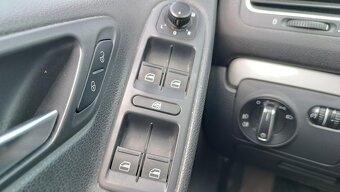 VW Golf VI 2012 1.4i, Alu, digiklima, výhřev, PDC - 12