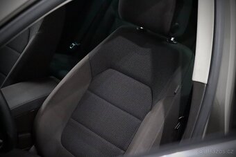 Volkswagen Passat B7 Variant 2.0TDI 103kW DSG REZERVOVÁNO - 12