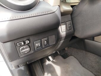 Toyota RAV4 2,2 D-4D 110 kW STYLE 4X4,r.v.2013,naj.212.515km - 12