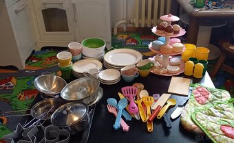 Dětská dřevěná rohová kuchyňka s příslušenstvím - 12
