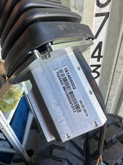 Joysticky na Minibagry Bobcat - 12