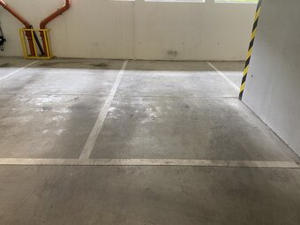 PRODEJ GARÁŽOVÉHO STÁNÍ  NA ULICI ŘÍČANSKÁ, BRNO-BYSTRC - 12