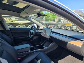 Tesla Model 3 - 12