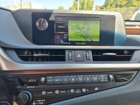 Lexus ES 300 h 2.5 160KW/DPH/360Kam/Kůže/Navi - 12