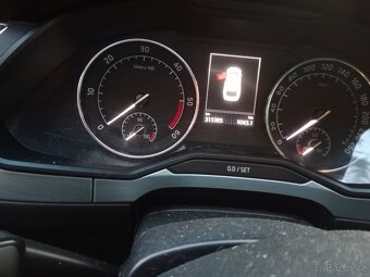 Prodám Škoda Superb 3 2.0 140 kW plná výbava - 12
