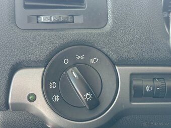Škoda Octavia 1,2 1.MAJ,SERVISKA,ČR - 12