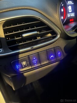 Hyundai i30 kombi / 1.6crdi / 2017 - 12