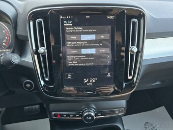 VOLVO XC40 2.0 182kW T5 AWD MOMENTUM Auto ČR 2019 /LED+KŮŽE - 12