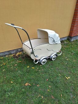 Starožitný kočárek pro miminko č.  202 - 12