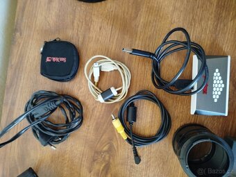 EOS350d s příslušenstvím a brašnou - 12