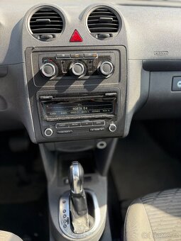 VW Caddy Maxi 7míst 2013 DSG 1,6d 75kw 329000km nové rozvody - 12