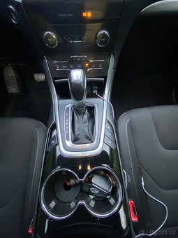 Ford S-Max - 12
