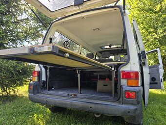 Volkswagen Transporter T4 2,5 TDI 2001 65 kw, spaní a 6 míst - 12