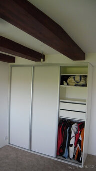 Vestavěné skříně všech rozměrů - 12