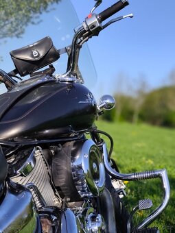 Yamaha XVS 1100 V-Star – stylový cruiser s duší i zvukem - 12