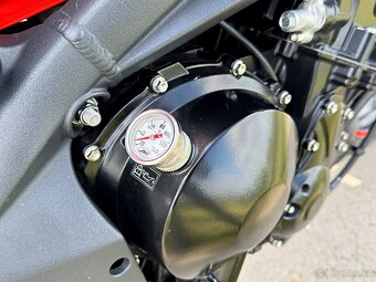 Triumph Street Triple 675 R 78KW - 24 tis. KM, ČR, r. 2010 - 12