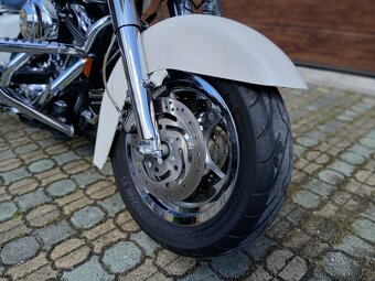Harley-Davidson FLHR Road King 88 - 12
