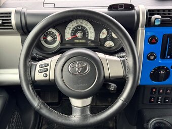 Toyota FJ Cruiser 4.0 - 12