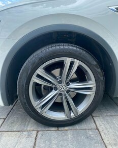 Volkswagen Tiguan Allspace 2,0TDi R-line 4Motion DSG 7 míst - 12