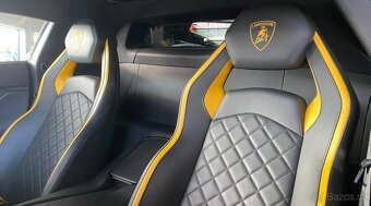 Lamborghini Aventador LP 740-4 - 12