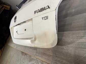 ŠKODA FABIA 2 07-14 - víko kufru COMBI - POŠKOZENÉ - 12