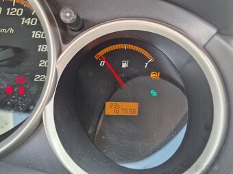 Honda Jazz 1.3 57kW + plus zimní pneu - 12