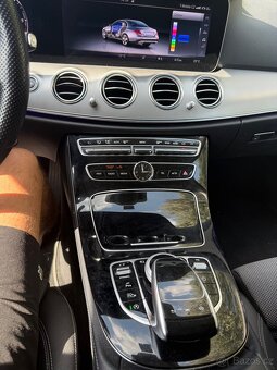 Mercedes E220d w213 AMG - 12