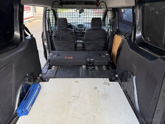Ford Transit Connect - 12