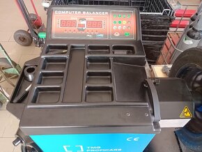 Nákladní vyvažovačka do 30″ s přízdvihem - 12