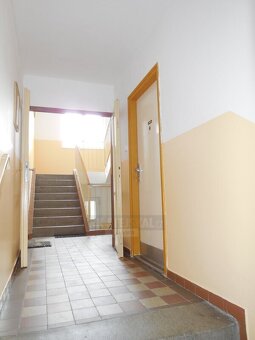 Pronájem OV byt 1+kk, podlahová plocha 25 m2, ulice Vyšehrad - 12