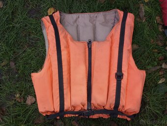 Vesty - různé velikosti (S-XL); Hiko,Hodonský,Vega,Tribord - 12