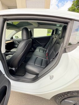 Tesla Model 3 Long Range - 12